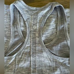 Lululemon top size 6